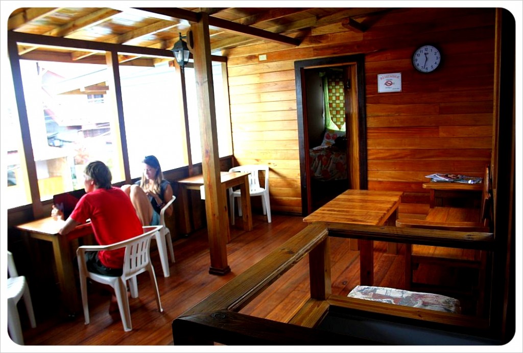Hostal Hansi communal area