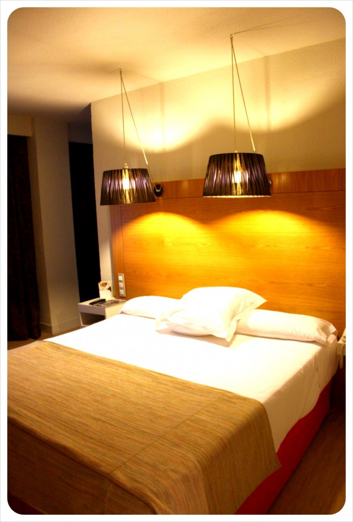 Hesperia Sevilla bed