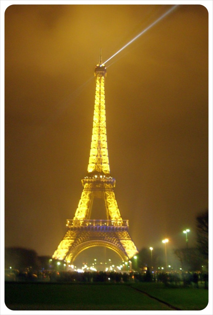paris eiffel tower at night paris eiffel tower at night