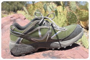 vasque velocity trail running shoes