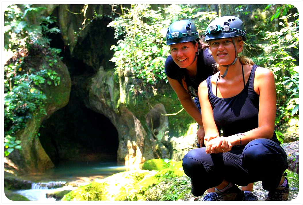 Globetrottergirls at the Cave