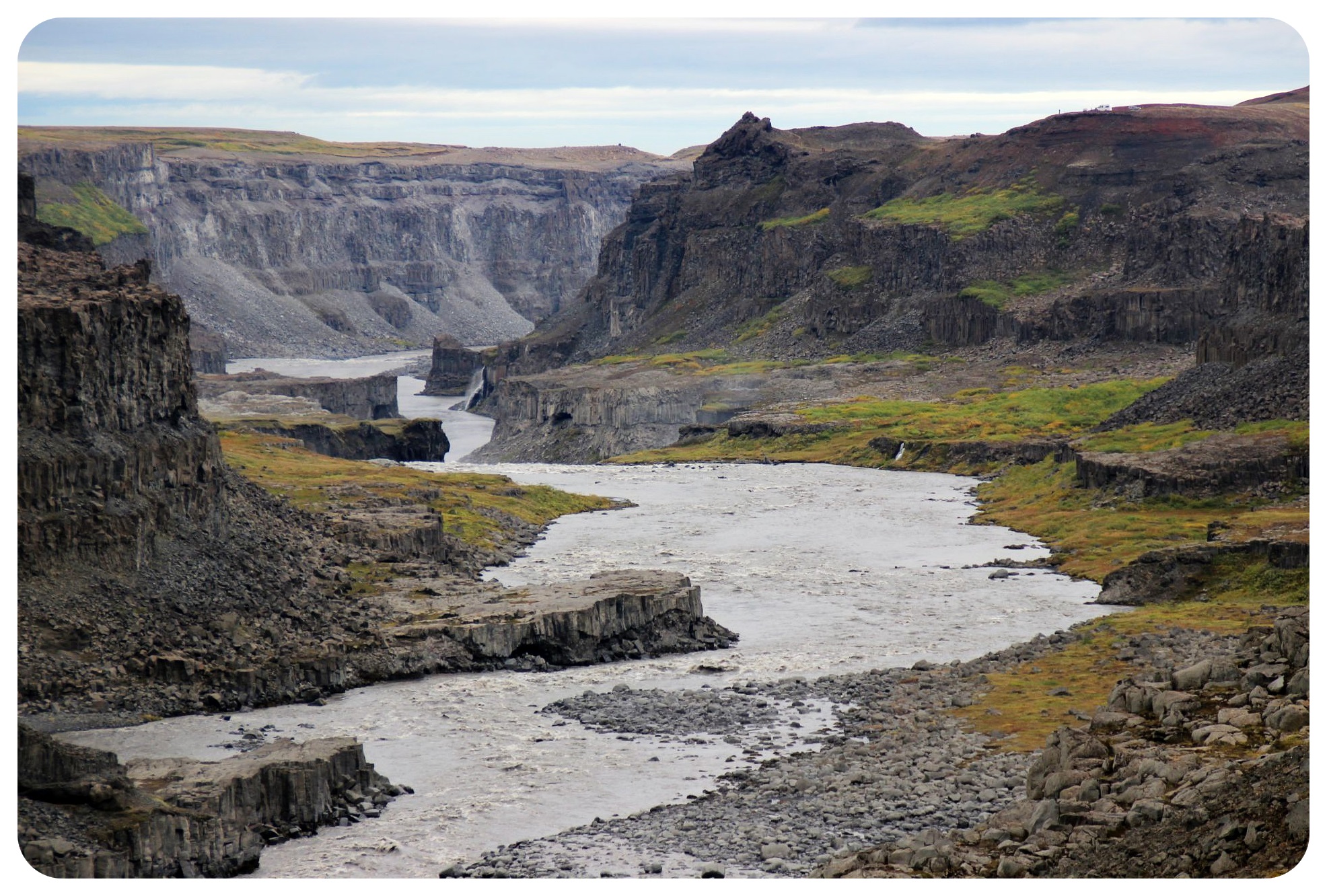 Icebergs, Waterfalls, Geysers & Lava Fields: Highlights From an Iceland Road Trip